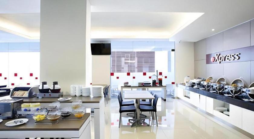 Amaris Hotel La Codefin Kemang Yakarta Exterior foto
